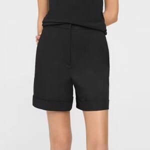 Theory Cuffed Short in Stretch Cotton Twill Black Size 4
